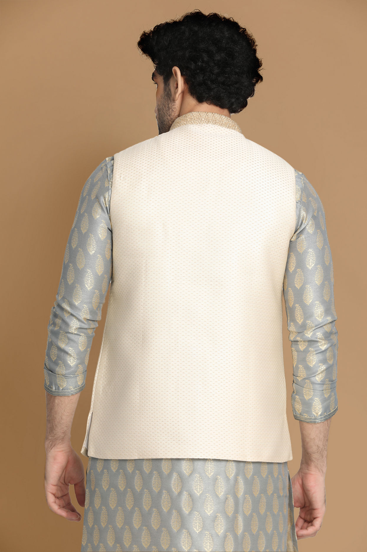 alt message - Manyavar Men Sea Shell White Self Design Modi Jacket image number 2